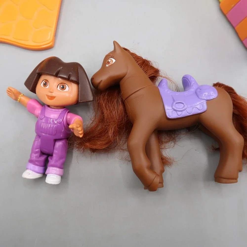 Dora The Explorer welcome pocket